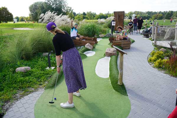 A person golfing.